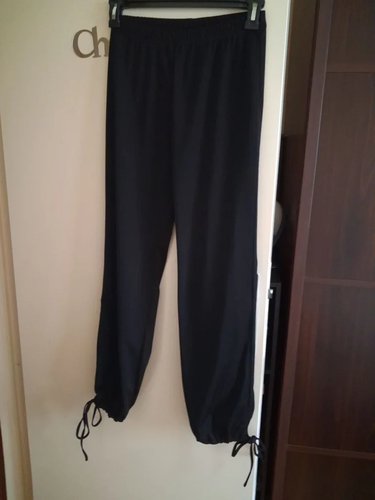 Joli pantalon noir léger 3 Suisses taille 36
